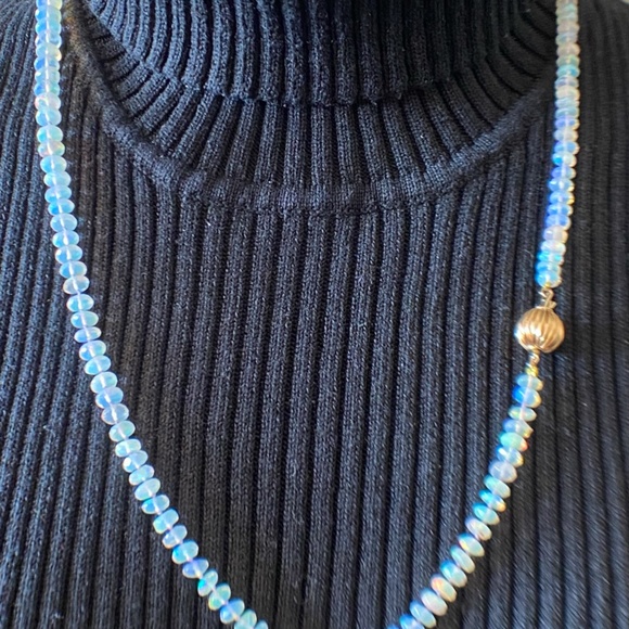 4.5mm to 8.5mm Ethiopian Opals Hand Knotted - 14K Solid Yellow Gold Clasp - Picture 13 of 17